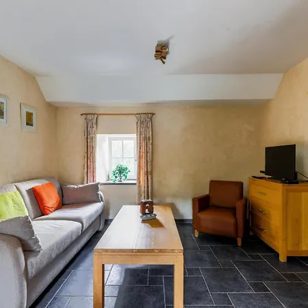 Cozy Apartment In A 16Th-Century Castle